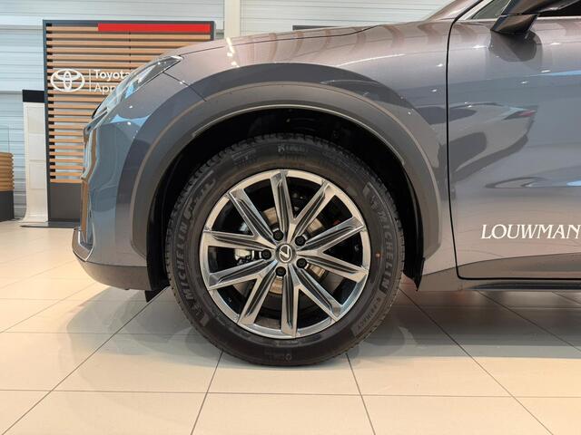 Lexus LBX Elegant 2WD