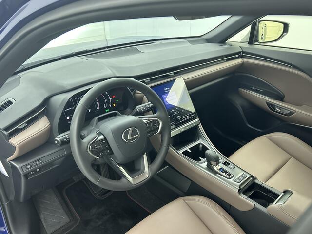 Lexus LBX Business Line Pro 2WD