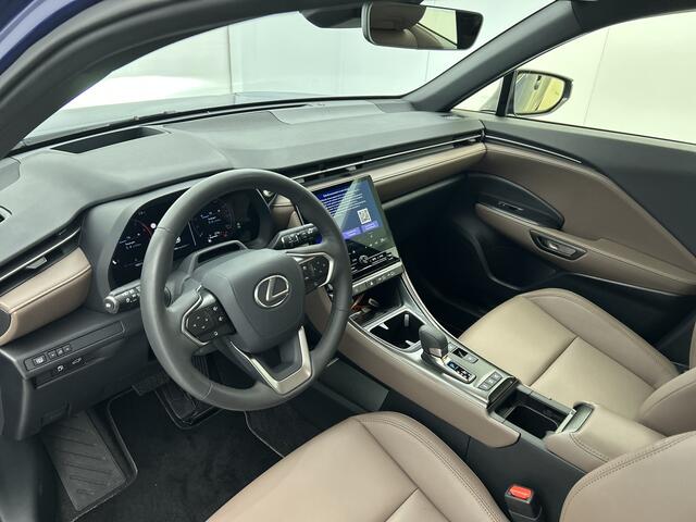 Lexus LBX Elegant 2WD Limited | Advanced Pack | Head-up Display | Mark Levinson |