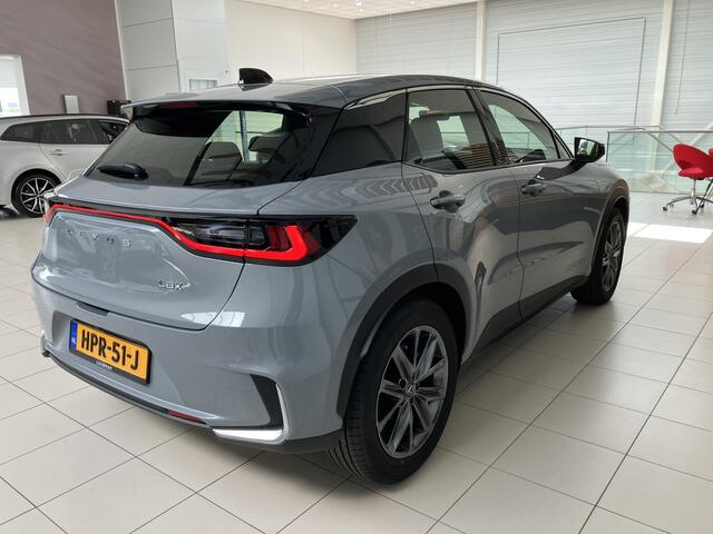 Lexus LBX Elegant 2WD + Techpack