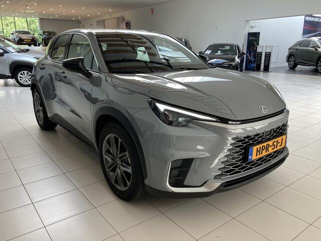 Lexus LBX Elegant 2WD + Techpack