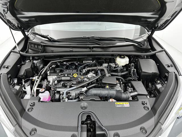 Lexus LBX Relax + Advance Pack