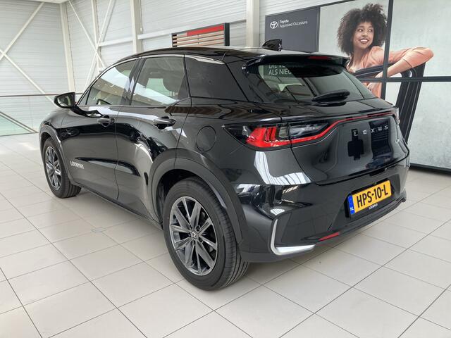 Lexus LBX Elegant 2WD | Techpack |