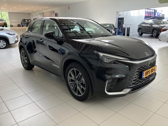 Lexus LBX Elegant 2WD | Techpack |
