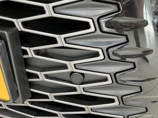 Lexus LBX Elegant 2WD | Techpack |