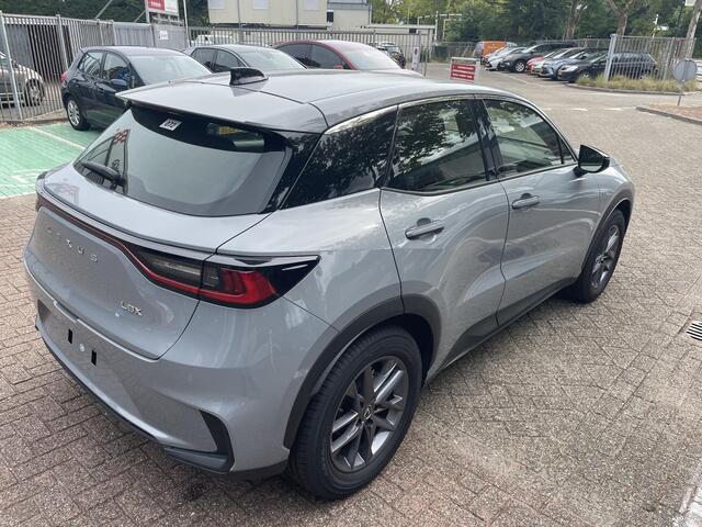 Lexus LBX Business Line Pro 2WD | Dodehoek detectie | Stuur- & Stoelverwarming | Navigatie | Parkeersensoren