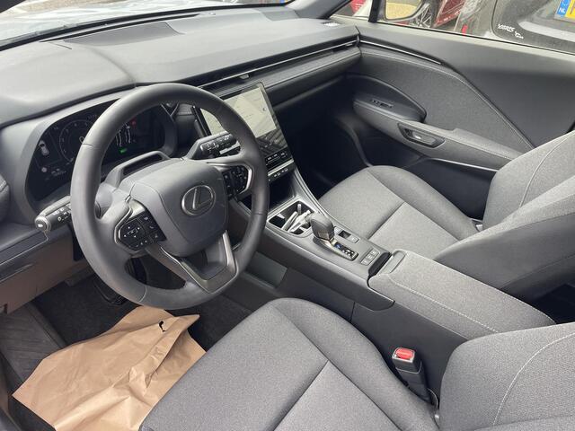 Lexus LBX Business Line Pro 2WD | Dodehoek detectie | Stuur- & Stoelverwarming | Navigatie | Parkeersensoren