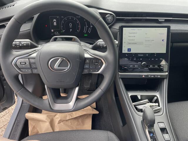 Lexus LBX Business Line Pro 2WD | Dodehoek detectie | Stuur- & Stoelverwarming | Navigatie | Parkeersensoren