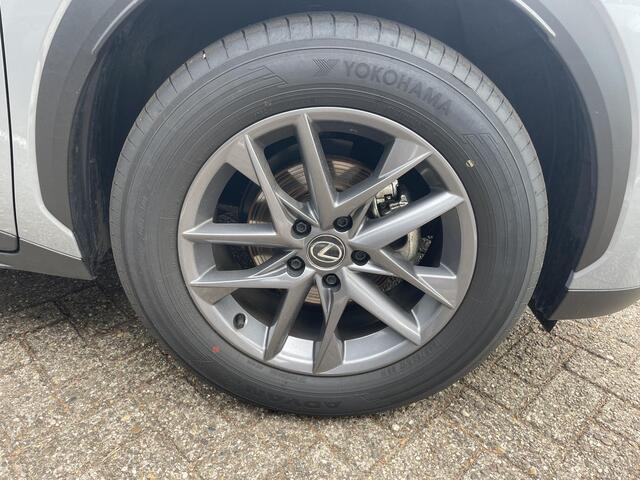 Lexus LBX Business Line Pro 2WD | Dodehoek detectie | Stuur- & Stoelverwarming | Navigatie | Parkeersensoren