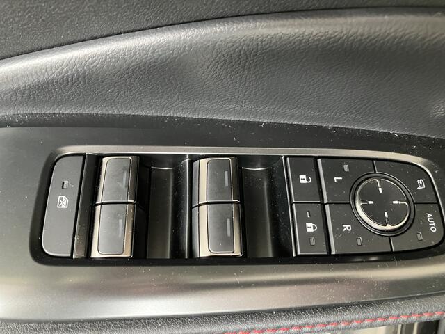 Lexus LBX Elegant 2WD | Techpack |