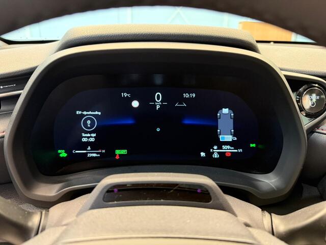 Lexus LBX Elegant 2WD