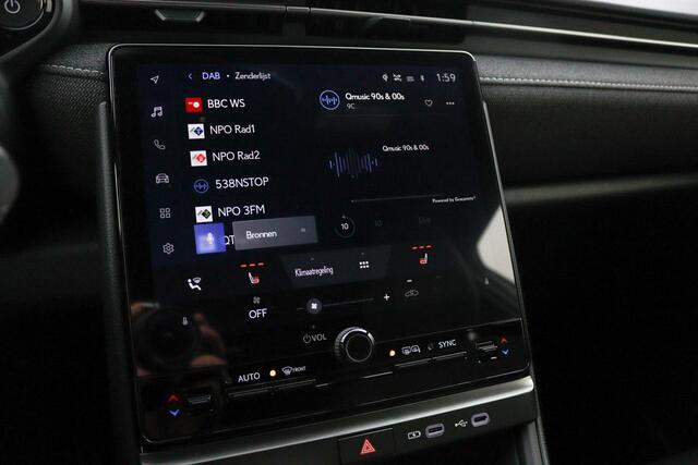 Lexus LBX 2WD | Comfort & Safety Pack | Smart Entry | Parkeersensoren voor en achter | Stoelverwarming