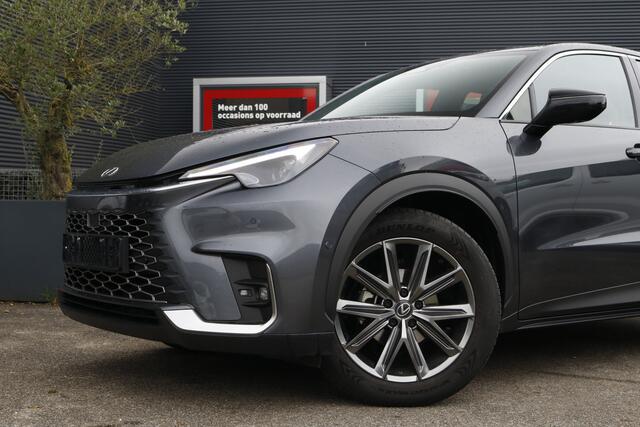 Lexus LBX Relax 2WD Advanced Pakket | Mark Levinson | HUD | 360 camera |