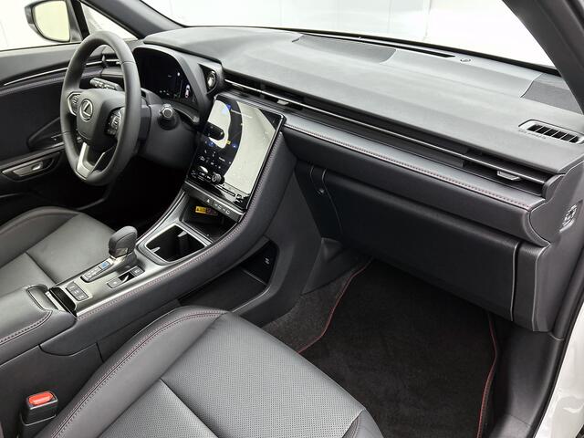 Lexus LBX Emotion 2WD | Tech Pack |