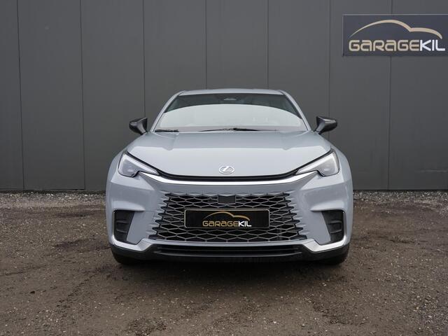 Lexus LBX Cool 2WD Dealeronderh. / Tech Pack / Lederen Bekleding / Digitaal display / Elektr. Achterklep / Stoelverwarming / Keyless / Led / Camera