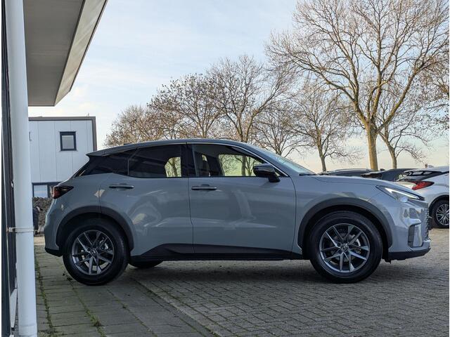 Lexus LBX Business Line 2WD | Comfort + Safety Pack | Stoel- stuurverwarming | BSM | PDC V+A | ACC | Camera