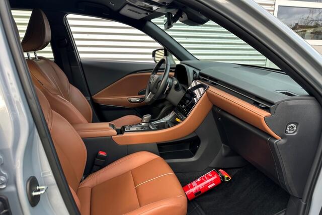 Lexus LBX Relax 2WD Tech Pack / Leder
