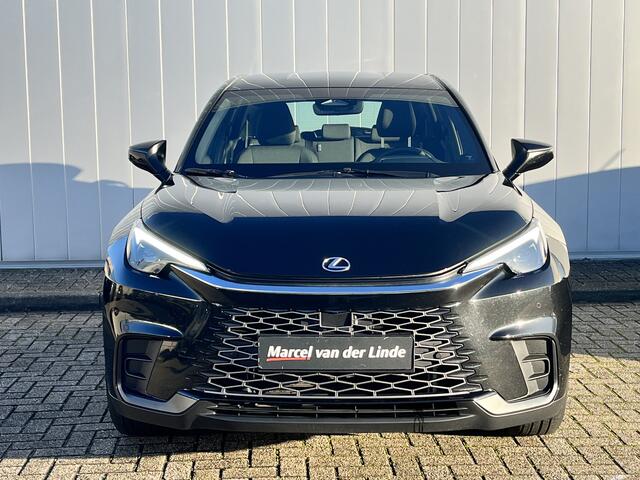 Lexus LBX 2WD Parkeersensoren Dodehoekdetectie Stoel Stuur Verwarming Navi Carplay