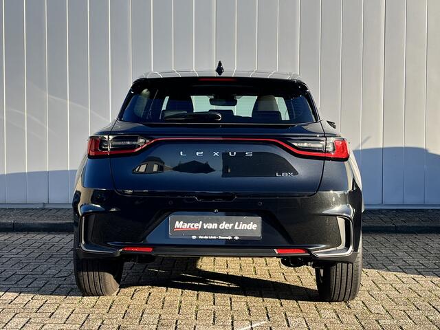 Lexus LBX 2WD Parkeersensoren Dodehoekdetectie Stoel Stuur Verwarming Navi Carplay