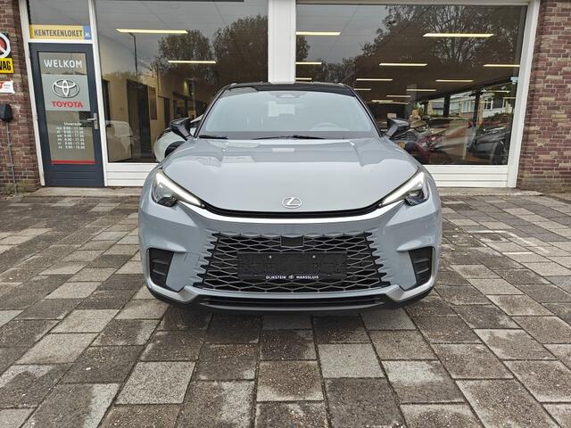 Lexus LBX LBX 1.5 Hybrid Emotion (FWD)