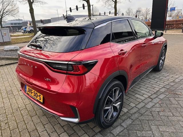 Lexus LBX Emotion 2WD