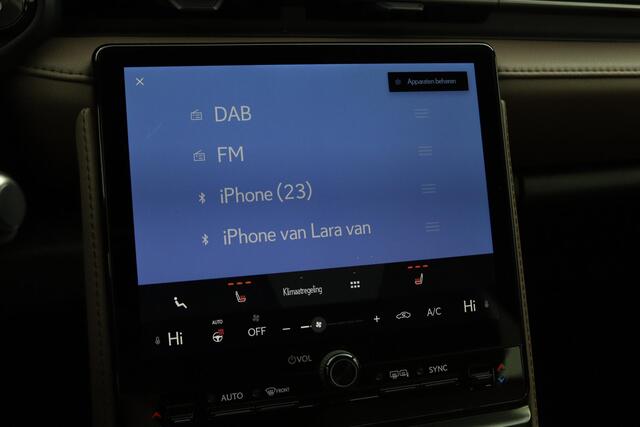 Lexus LBX Elegant 2WD | Tech Pack | Elektrisch bedienbare achterklep | Stoelverwarming | Parkeersensoren