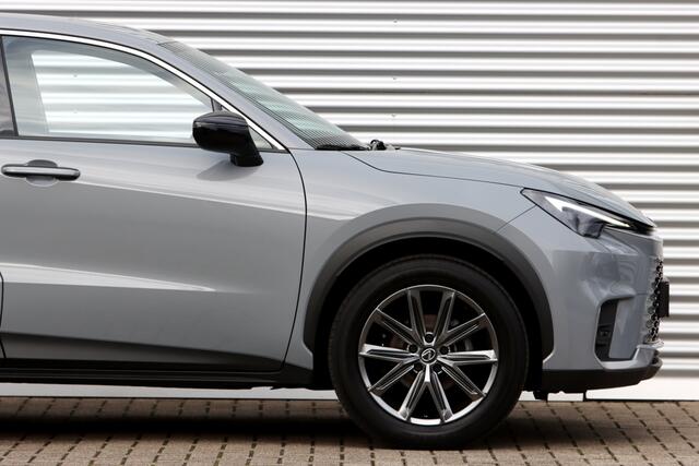 Lexus LBX Relax 2WD Tech Pack / Leder