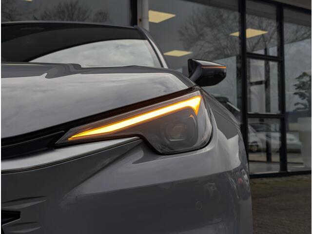 Lexus LBX Business Line 2WD | Comfort + Safety Pack | Stoelverwarming | Keyless | BSM | PDC V+A | ACC | Camera