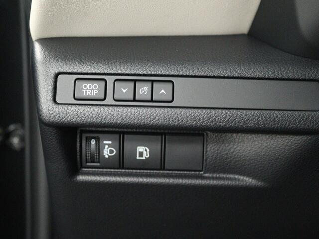 Lexus LBX Elegant 2WD