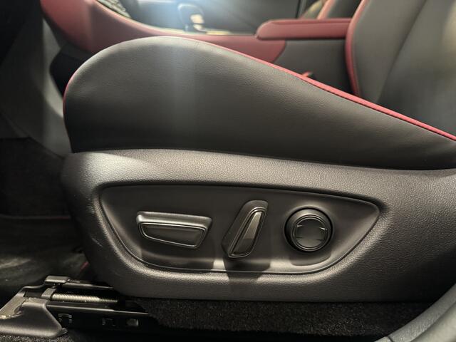 Lexus LBX 35th Edition Avanced Pack | BSM | Stoel/Stuurverwarming | HUD | 360 camera |