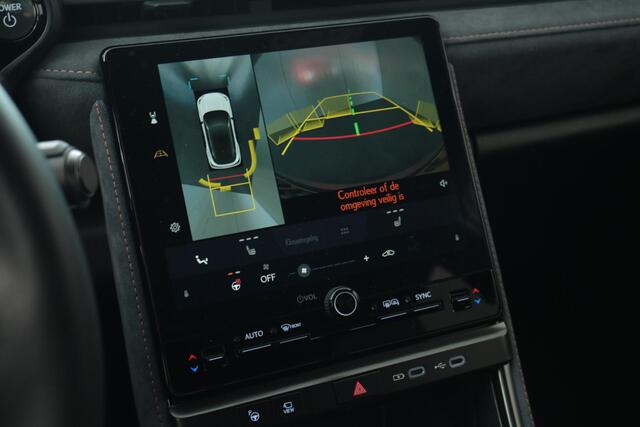 Lexus LBX Cool 2WD, Advanced Pack, Mark Levinson