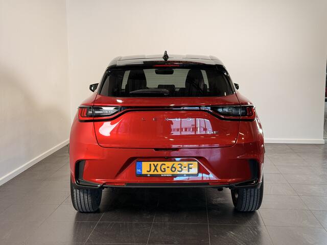 Lexus LBX 35th Edition | Advanced Pack | Dark Rose Semi - Aniline leder, zwart |