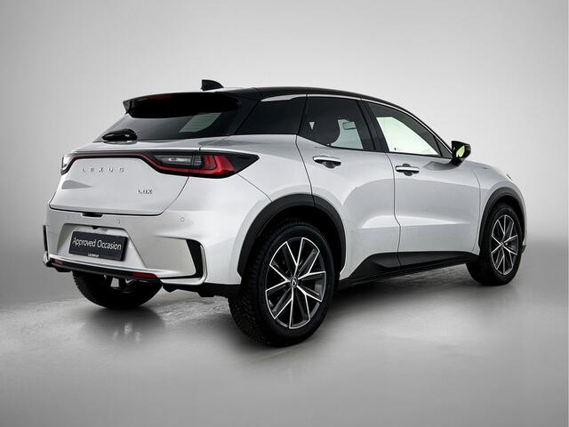 Lexus LBX Emotion 2WD | Elek. achterklep | Climate control | Winterpakket | LM velgen |