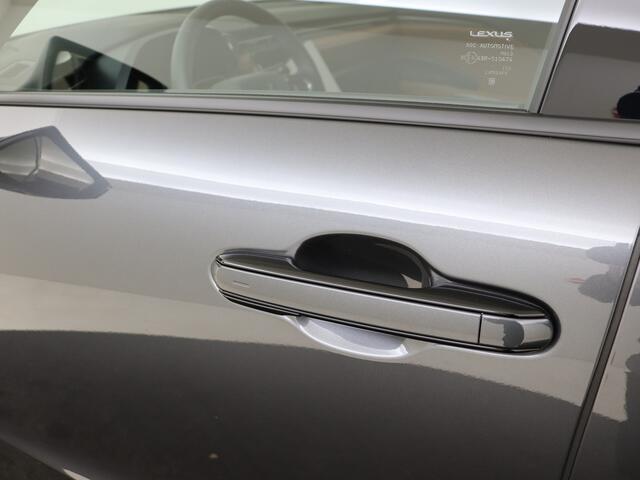 Lexus LBX Relax 2WD Advanced Pack | HUD | 360 Camera