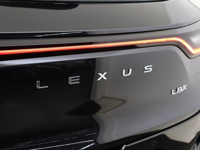 Lexus LBX 2WD Parkeersensoren | Dode hoek Detectie | Stoelverwarming