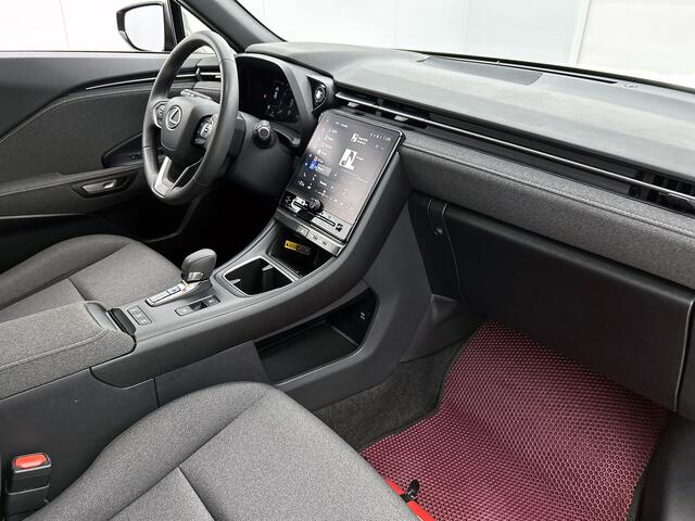 Lexus LBX Elegant 2WD