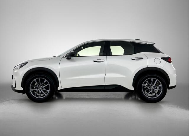 Lexus LBX Business Line 2WD | Navigatie | Stoel- en Stuurverwarming | Parkeersensoren voor + achter |