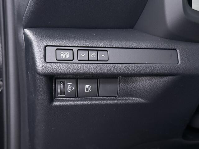 Lexus LBX Emotion 2WD