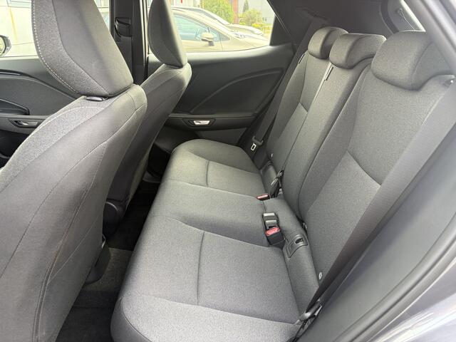 Lexus LBX Business Line 2WD Parkeer en Dodehoek Sensoren Stoel Stuur Verwarming