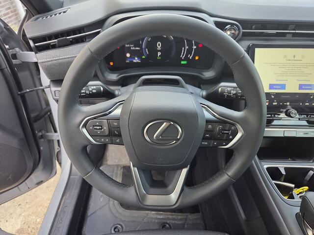 Lexus LBX Business Line Business Line 2WD Parkeer en Dodehoek Sensoren Stoel/ stuurverwarming