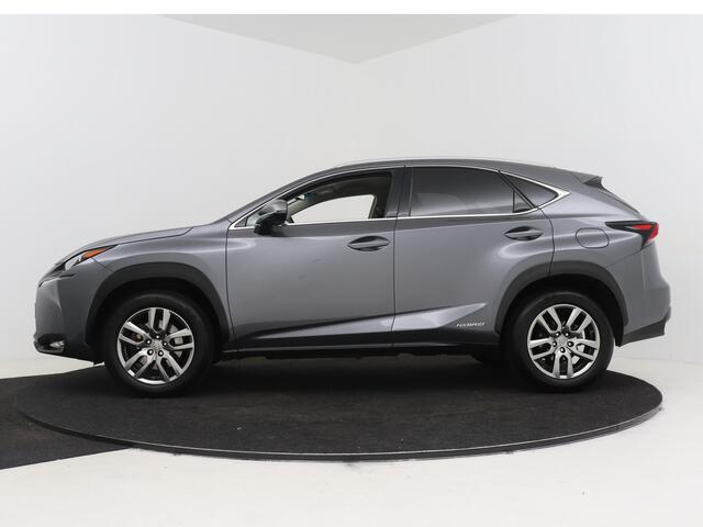 Lexus NX 300h AWD Luxury Line | Leder | Stoelverwarming | Elektrisch bedienbare achterklep | Elektrische stoelverstelling | Lexus Navigatie |