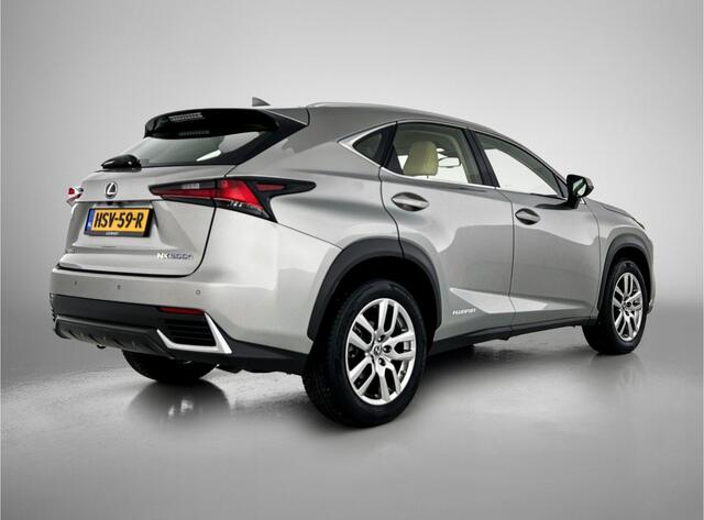 Lexus NX 300h AWD Business Line | Navigatie | Leer | Elektrische Achterklep | Parkeersensoren |