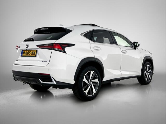 Lexus NX 300h AWD President Line