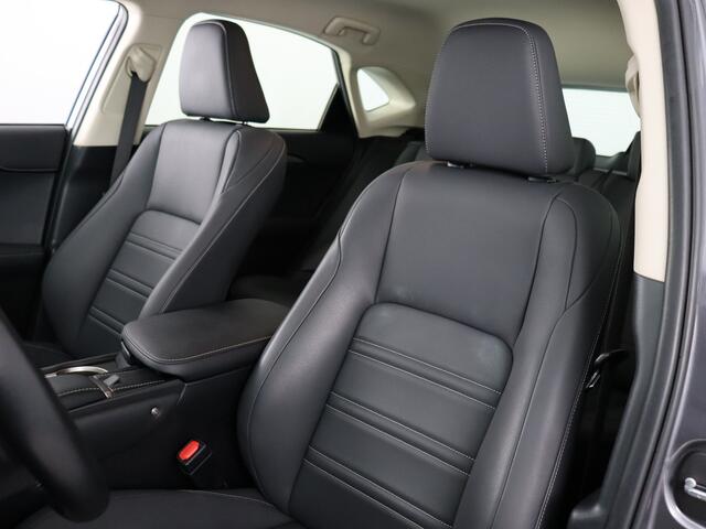 Lexus NX 300h Business Line (Camera / Navi / ACC / Carplay / Stoelverw.)