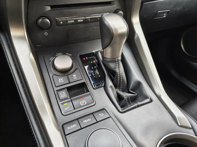 Lexus NX 300h AWD Sport Edition | Trekhaak | 1500 kg trekgewicht | Navi