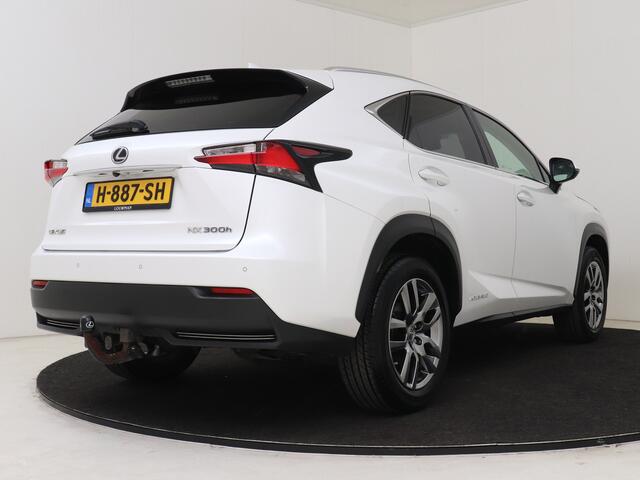 Lexus NX 300h AWD Luxury Line | Sunroof | Elektrische Achterklep | Elektrische Voorstoelen |
