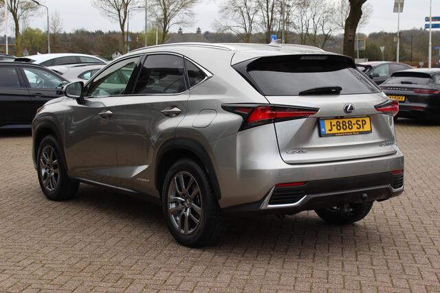 Lexus NX 300h AWD Luxury Line / Trekhaak / Camera / Leder / Keyless / 18'' / Navigatie / Stoelverwarming / Cruise Control