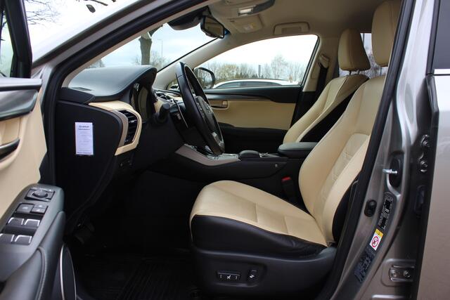 Lexus NX 300h AWD Luxury Line / Trekhaak / Camera / Leder / Keyless / 18'' / Navigatie / Stoelverwarming / Cruise Control