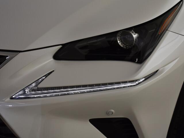 Lexus NX 300h AWD Exexcutive Line | Navigatie | Stoelverw. | PDC |