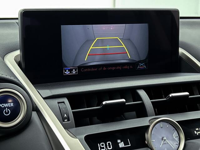 Lexus NX 300h AWD Luxury Edition Limited | Panoramadak | Trekhaak | Stoelverwarming | Apple CarPlay / Android Auto |